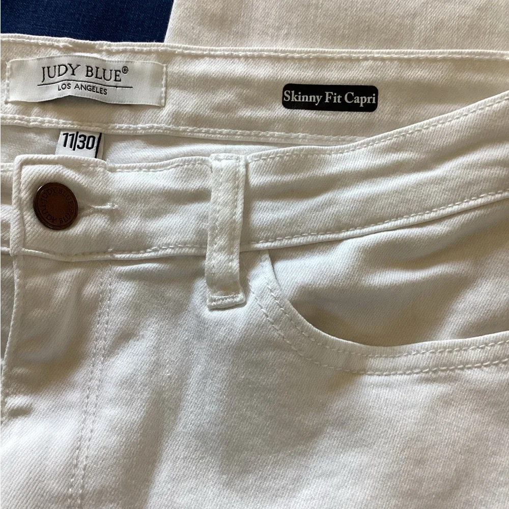 Judy Blue capris - Picture 5 of 12